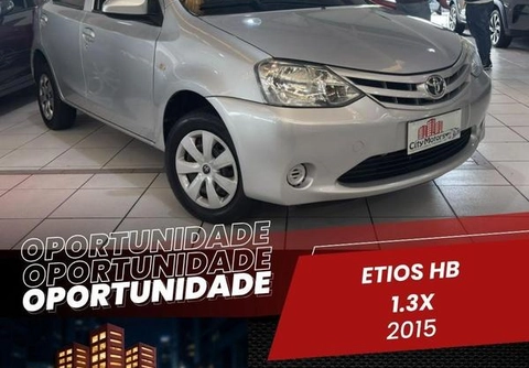 Toyota Etios 2015 Prata — foto 1 de 3