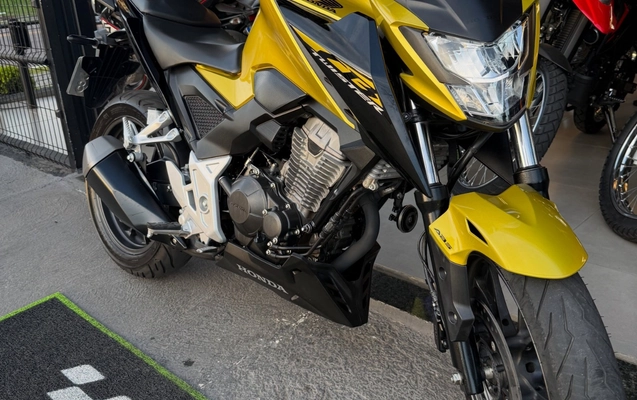 imagem-https://www.socarrao.com.br/sc-vehicle-images-prod/4422051/1792675988050-ODU4OTg1MjM2XzE4MTI4Njk4ODYxODQyMjQ4XzgyOTkxNjkxMTkzNDI4MDU3NzVfbi5qcGc.jpg