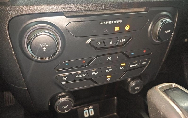imagem-https://www.socarrao.com.br/sc-vehicle-images-prod/4422090/1792677845758-8595041_11_B_06df3a92df.jpeg
