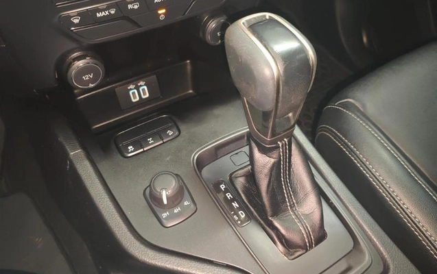 imagem-https://www.socarrao.com.br/sc-vehicle-images-prod/4422090/1792677845760-8595041_12_B_918b06cd08.jpeg