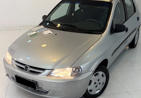 Chevrolet Celta 2005 Prata — foto 1 de 3