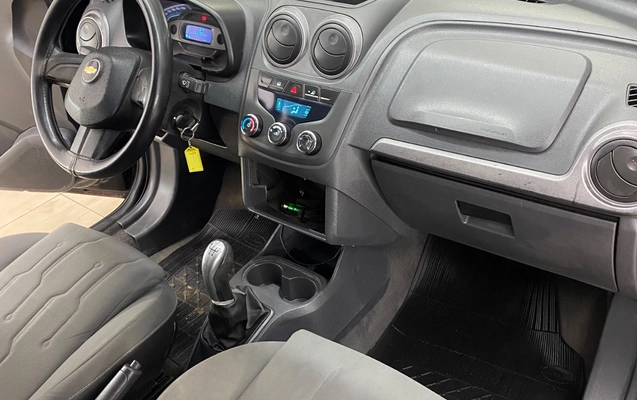 imagem-https://www.socarrao.com.br/sc-vehicle-images-prod/4422168/1792677091829-SU1HXzI1NjkuanBlZw.jpeg