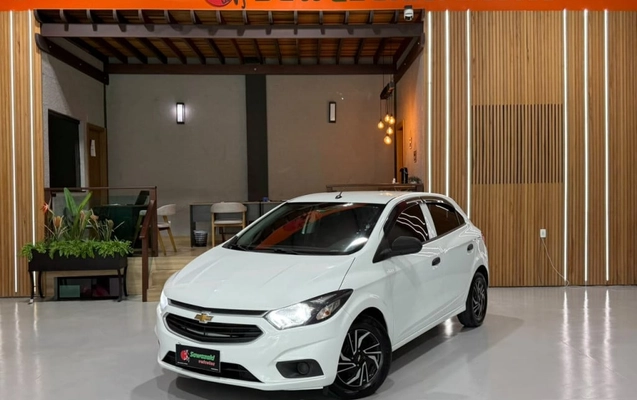 imagem-https://www.socarrao.com.br/sc-vehicle-images-prod/4422207/1792676927251-vehicle_image_1792676676_d9c1a65da2c03d5cc26af7762a9b7a0b.jpeg