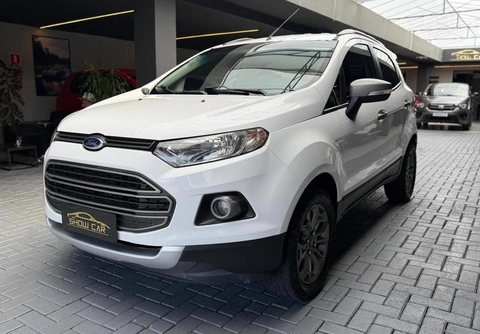 Ford EcoSport 2015 Branco — foto 1 de 3