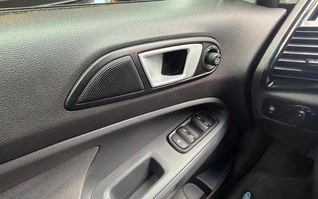 imagem-https://www.socarrao.com.br/sc-vehicle-images-prod/4422234/1792677058301-8588598_7_B_d02306aca5.jpeg