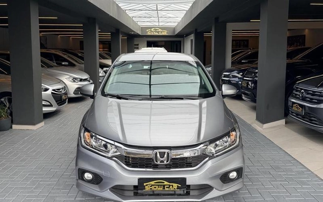 imagem-https://www.socarrao.com.br/sc-vehicle-images-prod/4422262/1792677261078-8583932_15_B_45b06d8657.jpeg