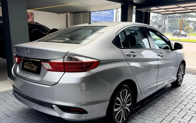 imagem-https://www.socarrao.com.br/sc-vehicle-images-prod/4422262/1792677261086-8583932_12_B_c8619fe1e9.jpeg