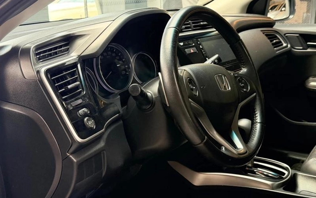 imagem-https://www.socarrao.com.br/sc-vehicle-images-prod/4422262/1792677261100-8583932_10_B_28c7d2b45f.jpeg