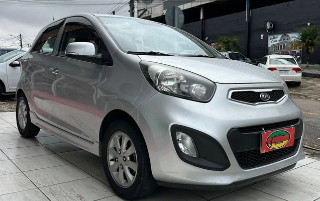 imagem-https://www.socarrao.com.br/sc-vehicle-images-prod/4422288/1792677650594-ZmYwMDBlOTItOWQxMi00NWY4LWFkMGQtMWY1ZWU2OGI4NWU5LmpwZw.jpg