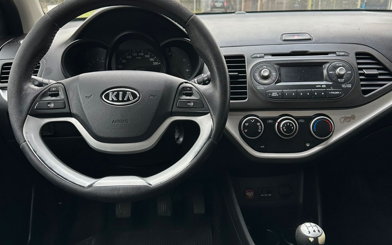imagem-https://www.socarrao.com.br/sc-vehicle-images-prod/4422288/1792677650672-OTU0ZGI1ZTctOTYwZS00NDMxLWFhMzctMWJiMzRhM2Y2MGZjLmpwZw.jpg