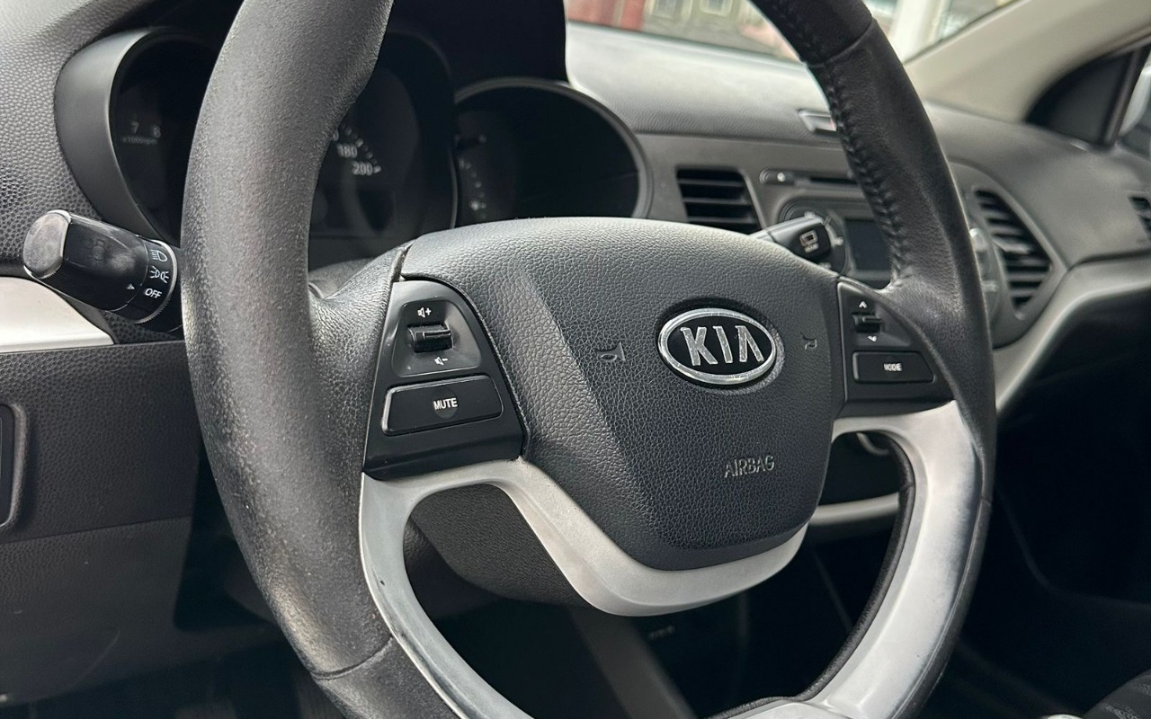imagem-https://www.socarrao.com.br/sc-vehicle-images-prod/4422288/1792677650778-NmJjOTQ1NDktMzU4ZS00ZjU2LTk5NDUtODJlMTFjMmMyMGYzLmpwZw.jpg