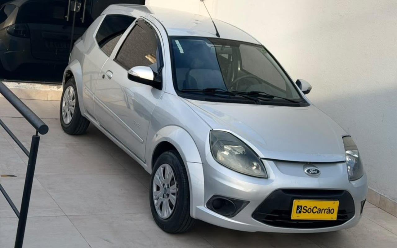 Ford Ka 2013 Prata — foto 1 de 3