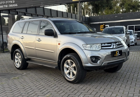 Mitsubishi Pajero 2016 Prata — foto 1 de 3
