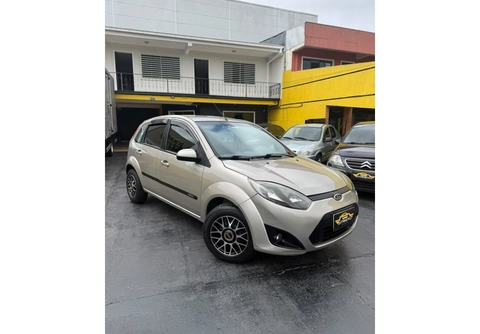 Ford Fiesta 2014 Prata — foto 1 de 3