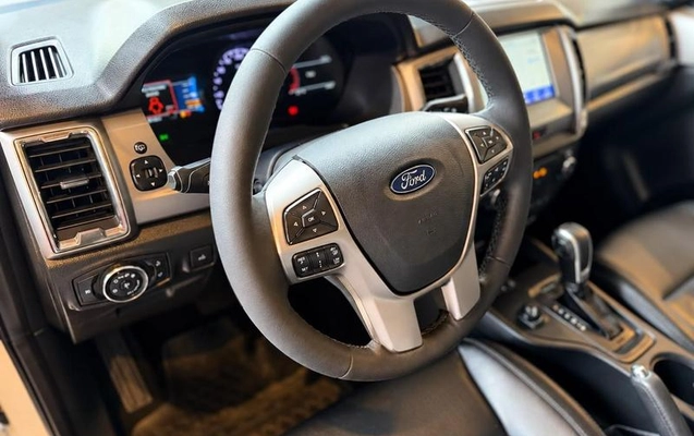 imagem-https://www.socarrao.com.br/sc-vehicle-images-prod/4422452/1792678745410-8536087_13_B_afce33bd1d.jpeg