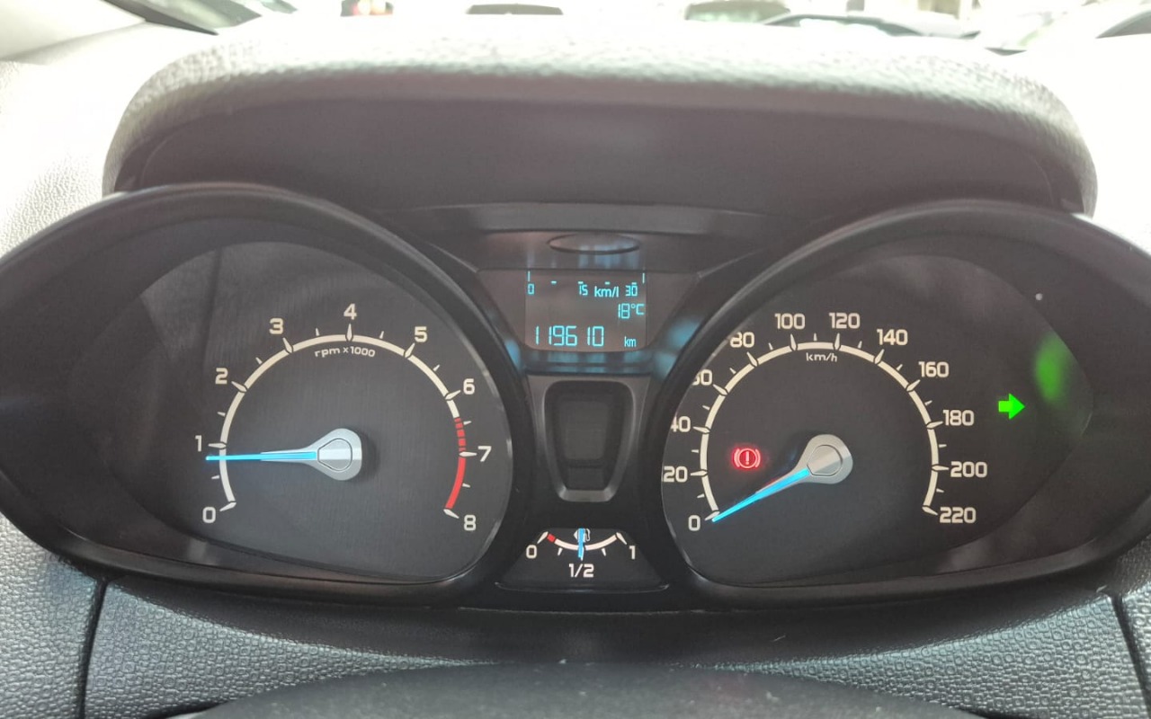 imagem-https://www.socarrao.com.br/sc-vehicle-images-prod/4422462/1792678791667-V2hhdHNBcHAgSW1hZ2UgMjAyNi0xMC0yMiBhdCAxMC40NC4yMC5qcGVn.jpeg