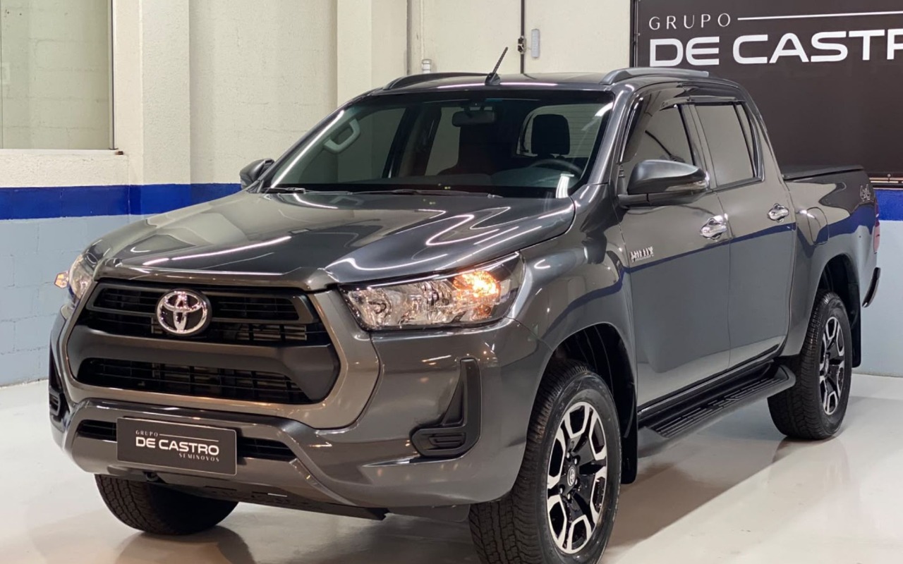 Toyota Hilux 2024 Cinza — foto 1 de 3