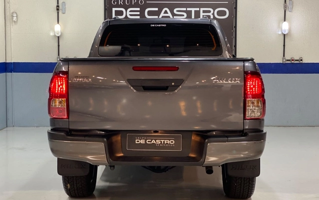 imagem-https://www.socarrao.com.br/sc-vehicle-images-prod/4422525/1792679122749-VE9ZT1RBIEhJTFVYIENEIC0gMjAyNCAtIENJTlpBIC0gVEFTMEoyMyAoNSkuanBn.jpg