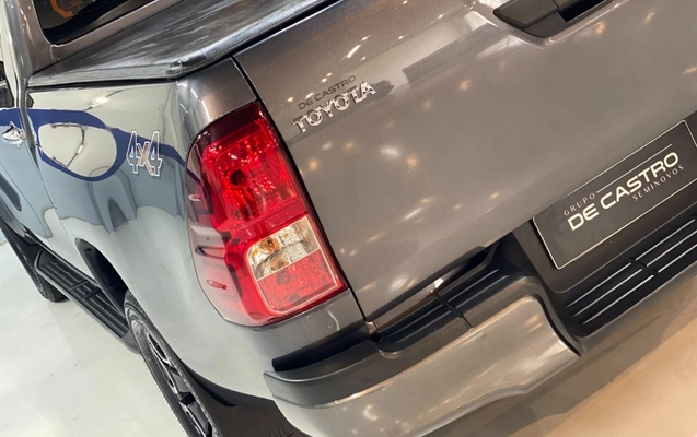 imagem-https://www.socarrao.com.br/sc-vehicle-images-prod/4422525/1792679123251-VE9ZT1RBIEhJTFVYIENEIC0gMjAyNCAtIENJTlpBIC0gVEFTMEoyMyAoOSkuanBn.jpg