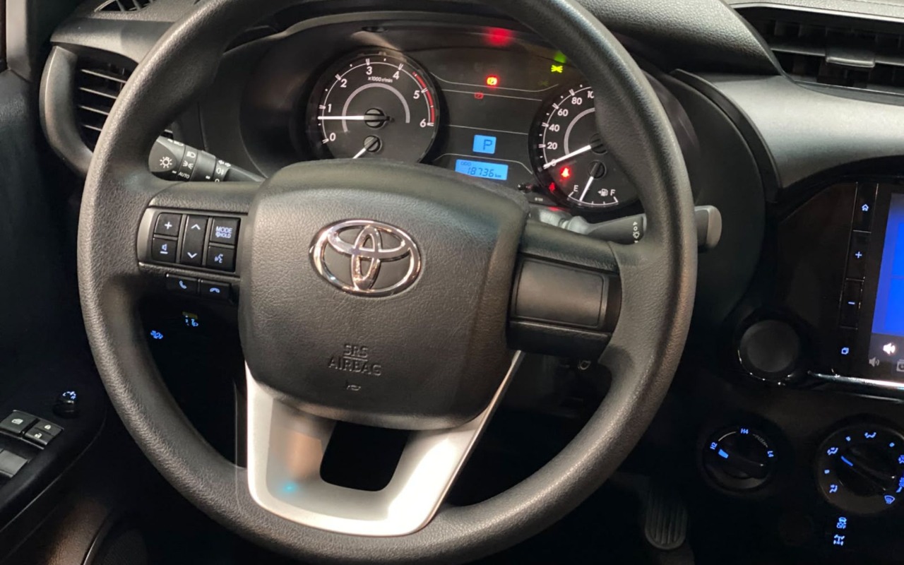 imagem-https://www.socarrao.com.br/sc-vehicle-images-prod/4422525/1792679123521-VE9ZT1RBIEhJTFVYIENEIC0gMjAyNCAtIENJTlpBIC0gVEFTMEoyMyAoMTgpLmpwZw.jpg