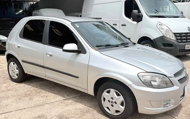 imagem-https://www.socarrao.com.br/sc-vehicle-images-prod/4422621/1792679790659-gb-7e1809a.jpeg