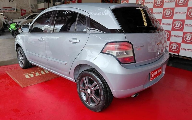imagem-https://www.socarrao.com.br/sc-vehicle-images-prod/4422675/1792680190831-8553342_3_B_ec9b24d926.jpeg