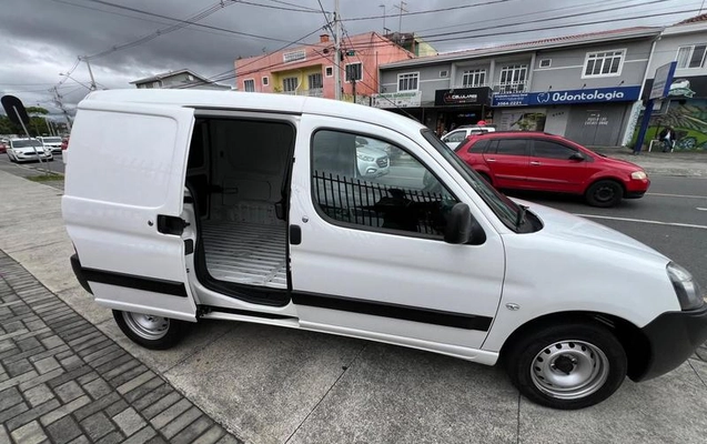 imagem-https://www.socarrao.com.br/sc-vehicle-images-prod/4422759/1792680938498-8595624_4_B_8e2bd21cef.jpeg