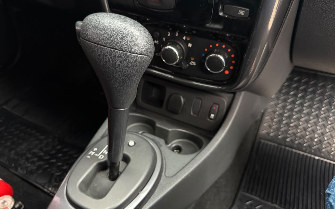imagem-https://www.socarrao.com.br/sc-vehicle-images-prod/4422760/1792680961047-V2hhdHNBcHAgSW1hZ2UgMjAyNi0xMC0yMiBhdCAxMS4xMS4xMCAoMSkuanBlZw.jpeg