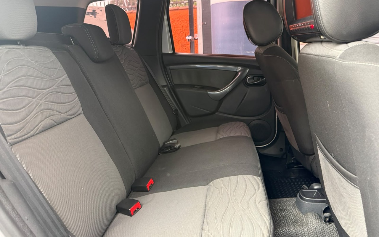 imagem-https://www.socarrao.com.br/sc-vehicle-images-prod/4422760/1792680961641-V2hhdHNBcHAgSW1hZ2UgMjAyNi0xMC0yMiBhdCAxMS4xMS4wOSAoMSkuanBlZw.jpeg