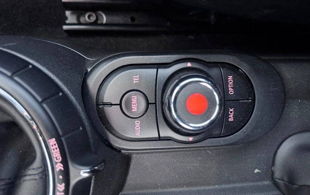 imagem-https://www.socarrao.com.br/sc-vehicle-images-prod/4422849/1792681720157-SU1HLTIwMjYxMDIxLVdBMDA4Ni5qcGc.jpg