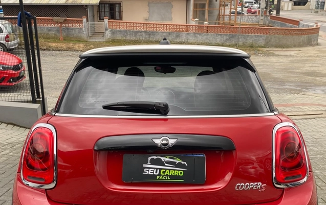 imagem-https://www.socarrao.com.br/sc-vehicle-images-prod/4422849/1792681721213-SU1HLTIwMjYxMDIxLVdBMDI0Ny5qcGc.jpg