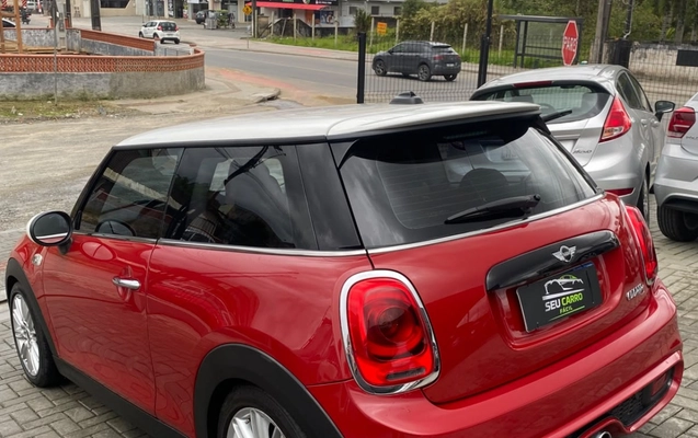 imagem-https://www.socarrao.com.br/sc-vehicle-images-prod/4422849/1792681721343-SU1HLTIwMjYxMDIxLVdBMDI0MS5qcGc.jpg