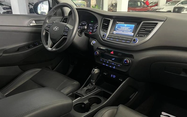 imagem-https://www.socarrao.com.br/sc-vehicle-images-prod/4422916/1792682275300-8535598_13_B_84e617aa79.jpeg