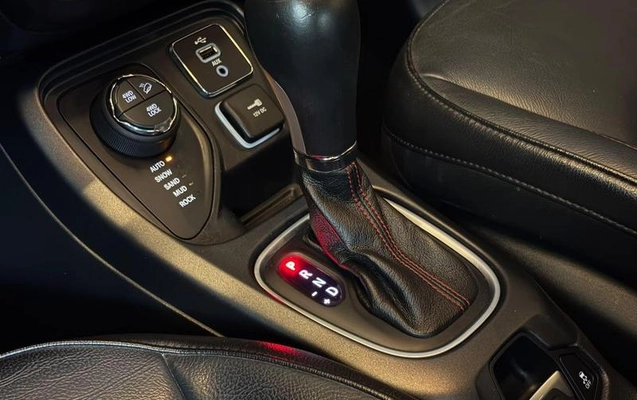 imagem-https://www.socarrao.com.br/sc-vehicle-images-prod/4423217/1792684746780-8565420_14_B_39db27eb96.jpeg