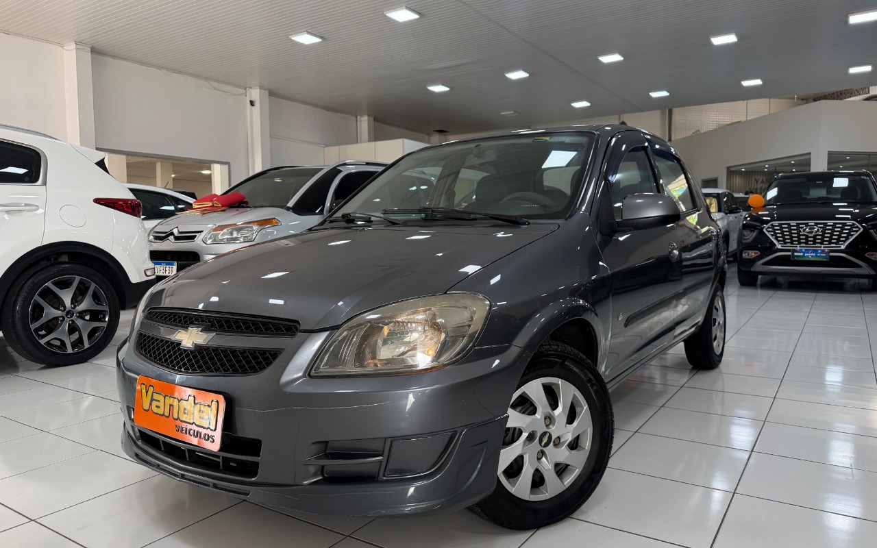 Chevrolet Celta 2012 Cinza — foto 1 de 3