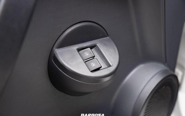 imagem-https://www.socarrao.com.br/sc-vehicle-images-prod/4423544/1792687411404-8592918_17_B_b935ff83e4.jpeg