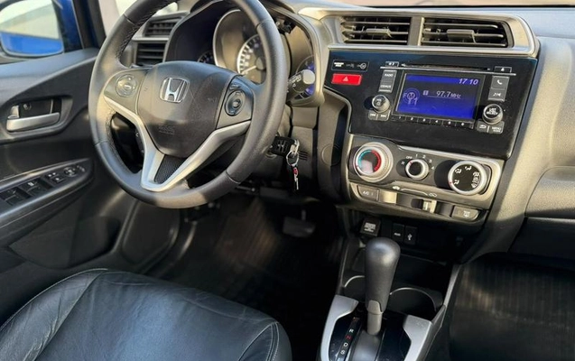 imagem-https://www.socarrao.com.br/sc-vehicle-images-prod/4423686/1792688550913-8596168_0_B_3bbdd97625.jpeg