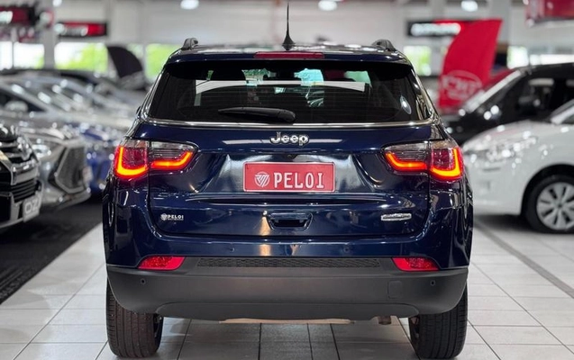 imagem-https://www.socarrao.com.br/sc-vehicle-images-prod/4423698/1792689955224-8594281_15_B_a03e303a2c.jpeg