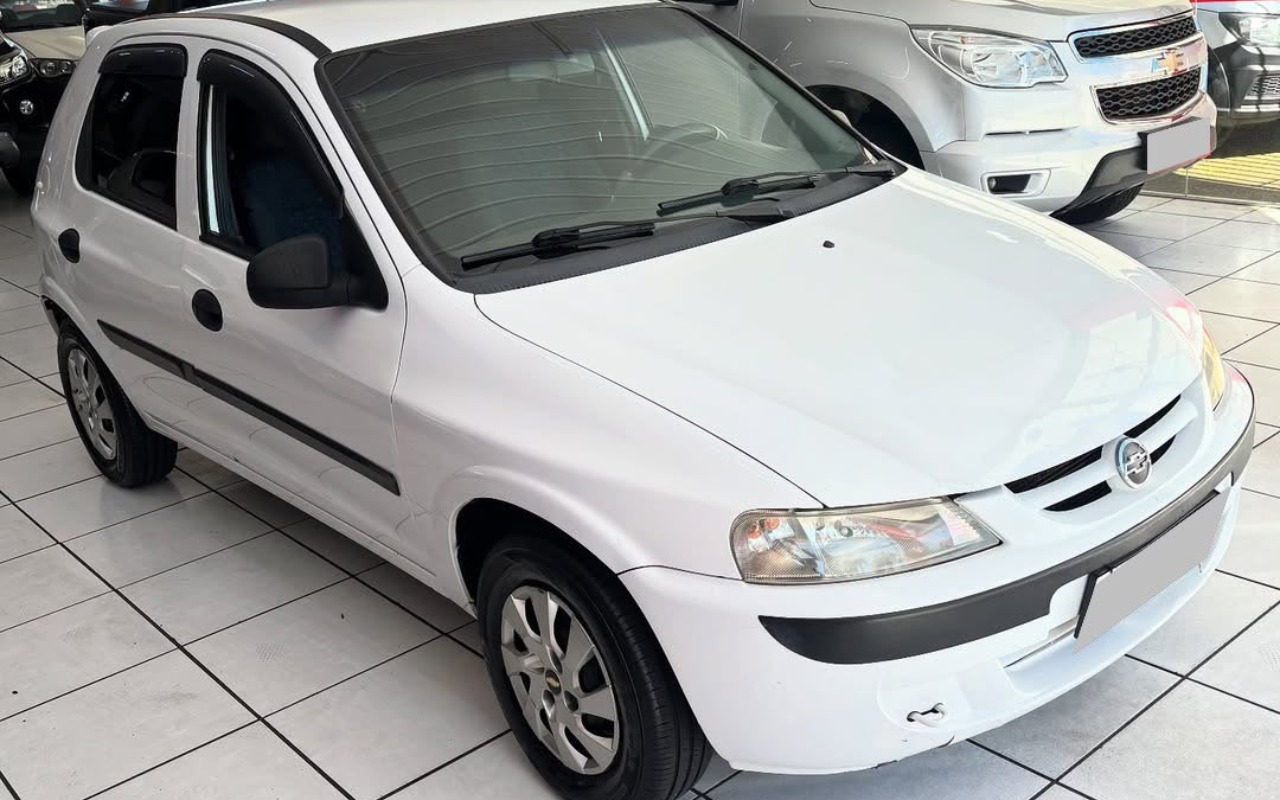 Chevrolet Celta 2003 Branco — foto 1 de 3