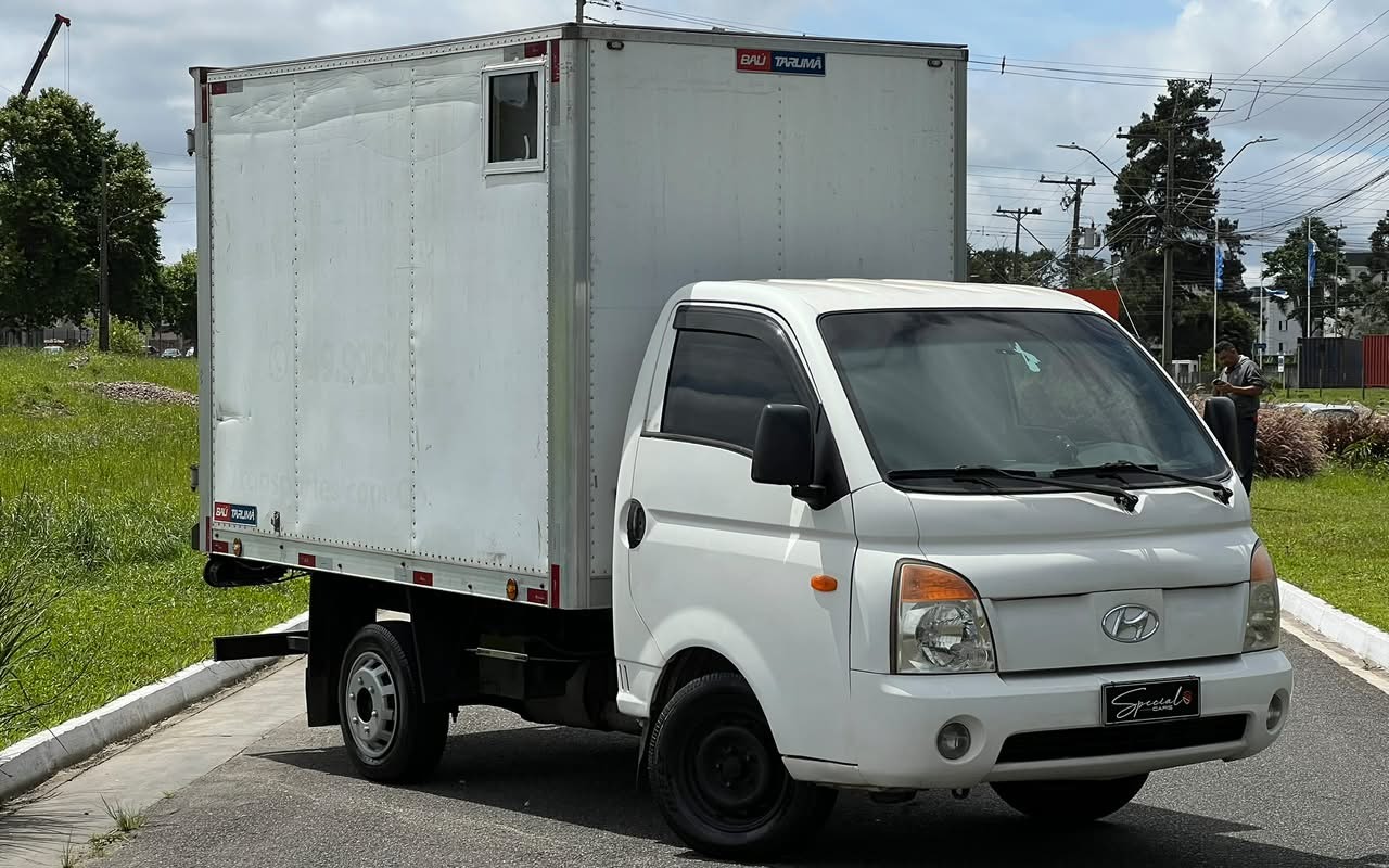 Hyundai HR 2009 Branco — foto 1 de 3