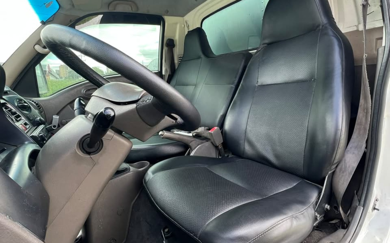 imagem-https://www.socarrao.com.br/sc-vehicle-images-prod/4423775/1792689040037-V2hhdHNBcHAgSW1hZ2UgMjAyNi0xMC0yMSBhdCAxNC4wNC4xMCAoMSkuanBlZw.jpeg