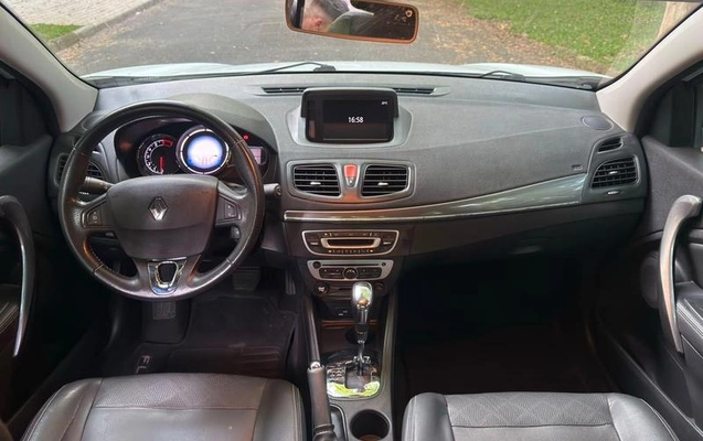 imagem-https://www.socarrao.com.br/sc-vehicle-images-prod/4423789/1792689131556-8577046_12_B_7555926a0d.jpeg