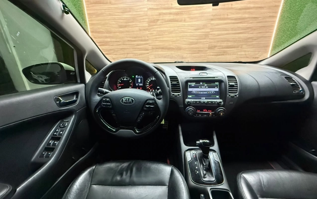 imagem-https://www.socarrao.com.br/sc-vehicle-images-prod/4423809/1792689485850-YmCfImnfbjJk7CaYjxNLMHb9JdvVfXzE.jpg