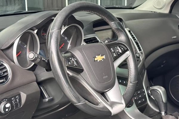 imagem-https://www.socarrao.com.br/sc-vehicle-images-prod/4423918/1792690155962-8596255_9_B_d9d35b1b90.jpeg
