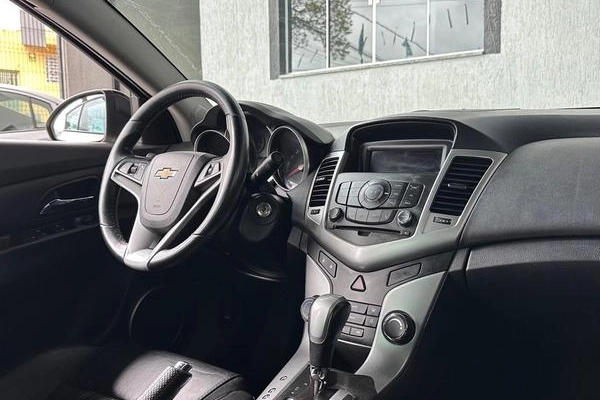 imagem-https://www.socarrao.com.br/sc-vehicle-images-prod/4423918/1792690155968-8596255_13_B_c1c7bc3083.jpeg