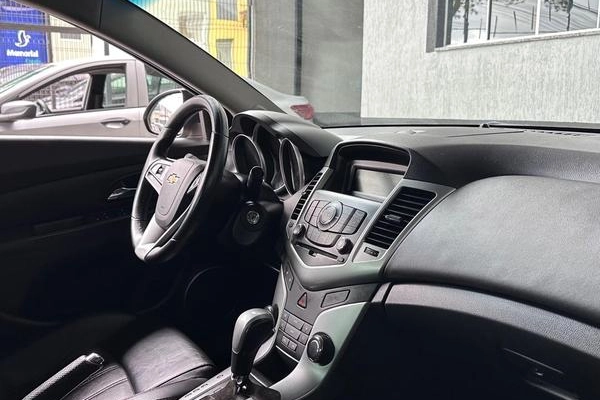 imagem-https://www.socarrao.com.br/sc-vehicle-images-prod/4423918/1792690155972-8596255_15_B_5f193f7209.jpeg