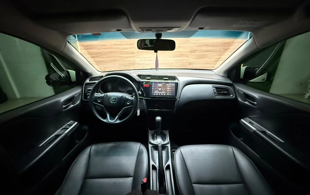 imagem-https://www.socarrao.com.br/sc-vehicle-images-prod/4423936/1792690357693-Oa7RjrG6DruoKPbM1NxcMVAaHhVMcNd1.jpg