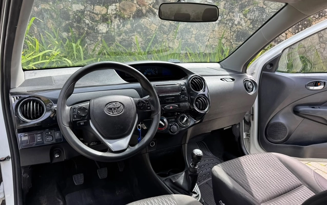 imagem-https://www.socarrao.com.br/sc-vehicle-images-prod/4423990/1792690674481-003_da8bd9da7acb88cf2787da86066a23c3.jpg