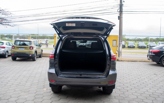 imagem-https://www.socarrao.com.br/sc-vehicle-images-prod/4424084/1792691513129-c7b22b72c8a74ba6a92e42cbec60f631_1792690975672.jpg