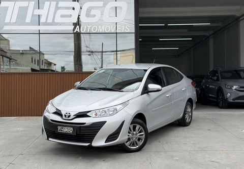 Toyota Yaris 2021 Prata — foto 1 de 3